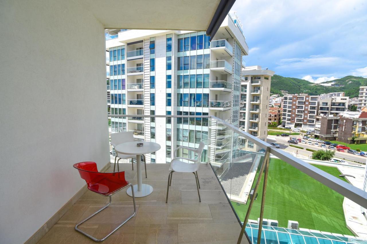 Apartments Menuet Budva Luaran gambar