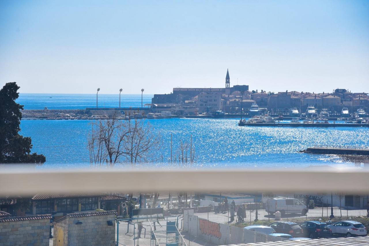 Apartments Menuet Budva Luaran gambar
