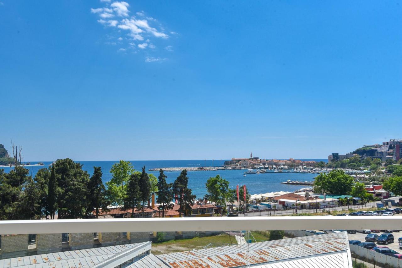 Apartments Menuet Budva Luaran gambar