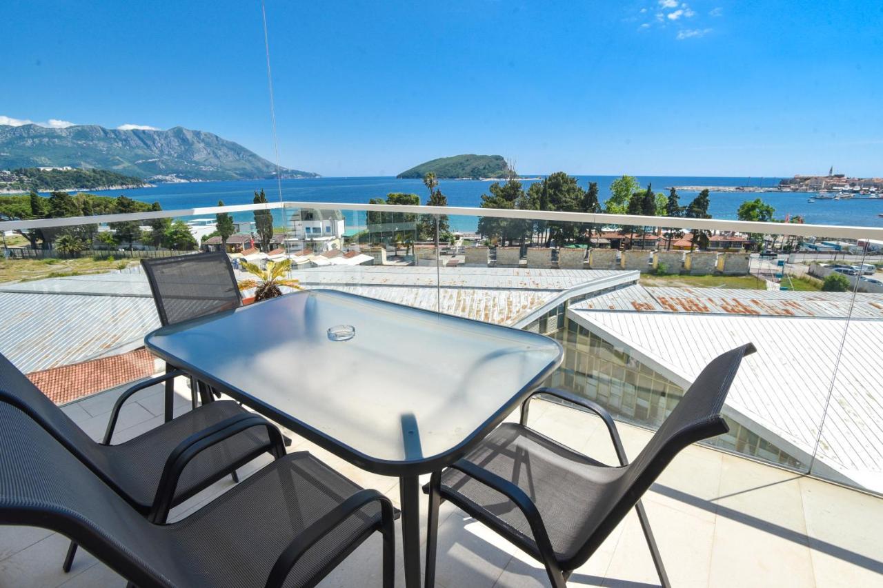Apartments Menuet Budva Luaran gambar