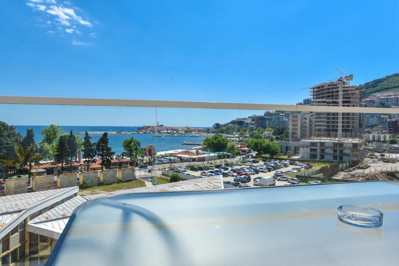 Apartments Menuet Budva Luaran gambar