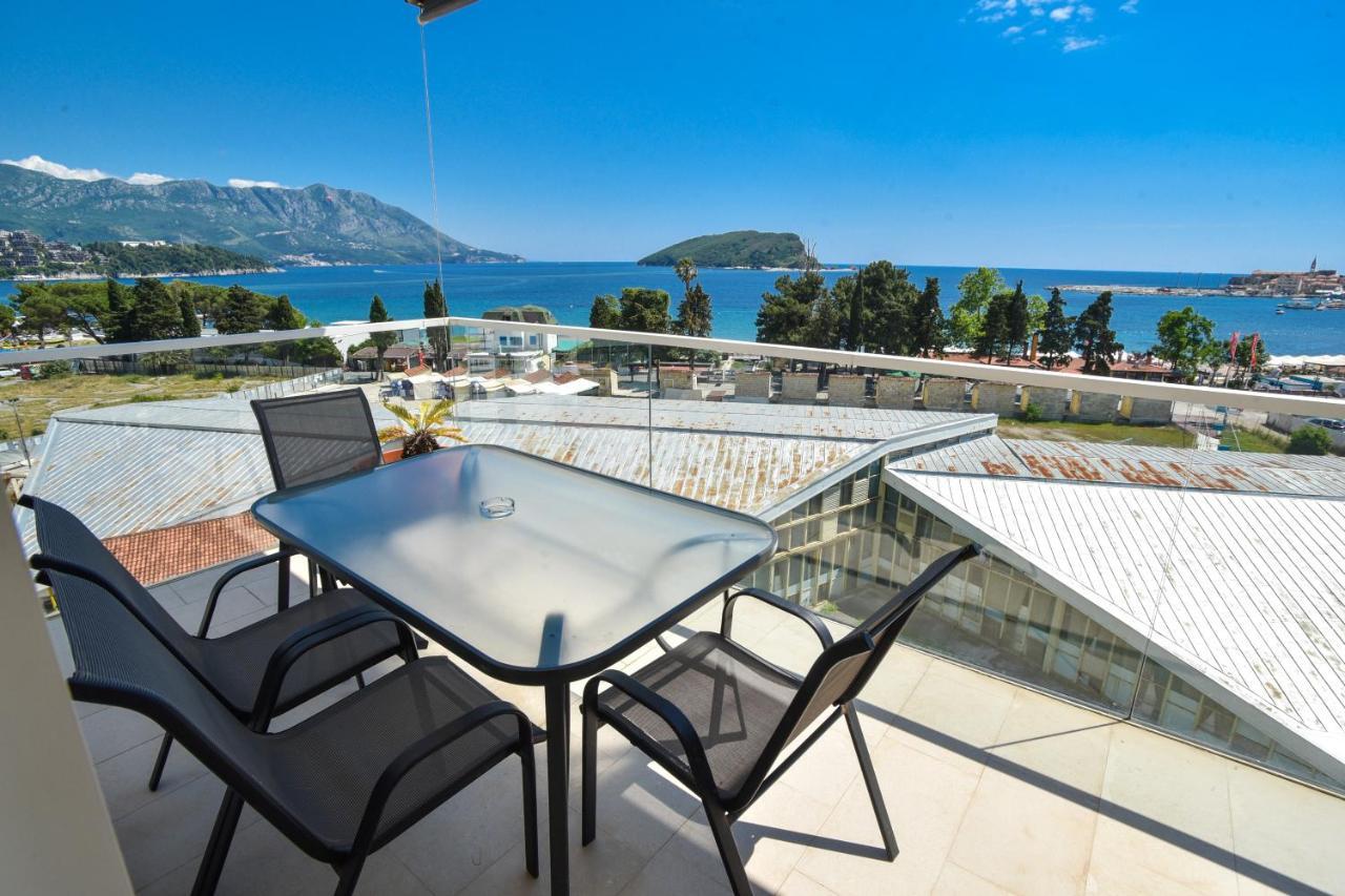 Apartments Menuet Budva Luaran gambar