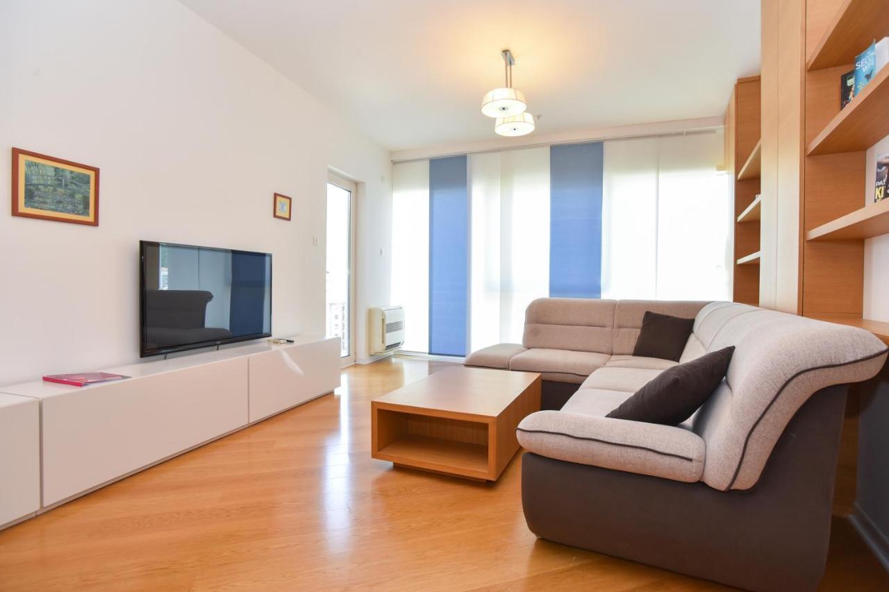 Apartments Menuet Budva Luaran gambar