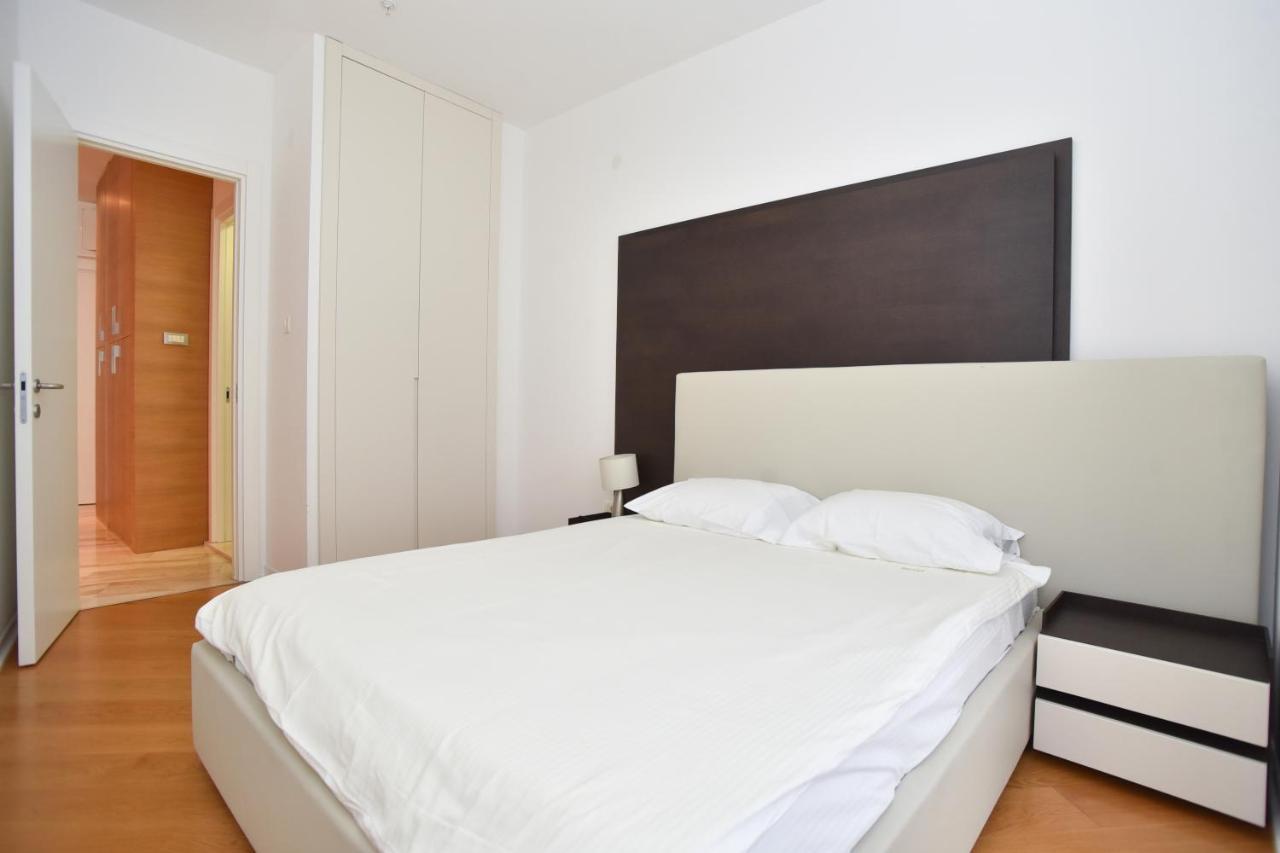 Apartments Menuet Budva Luaran gambar