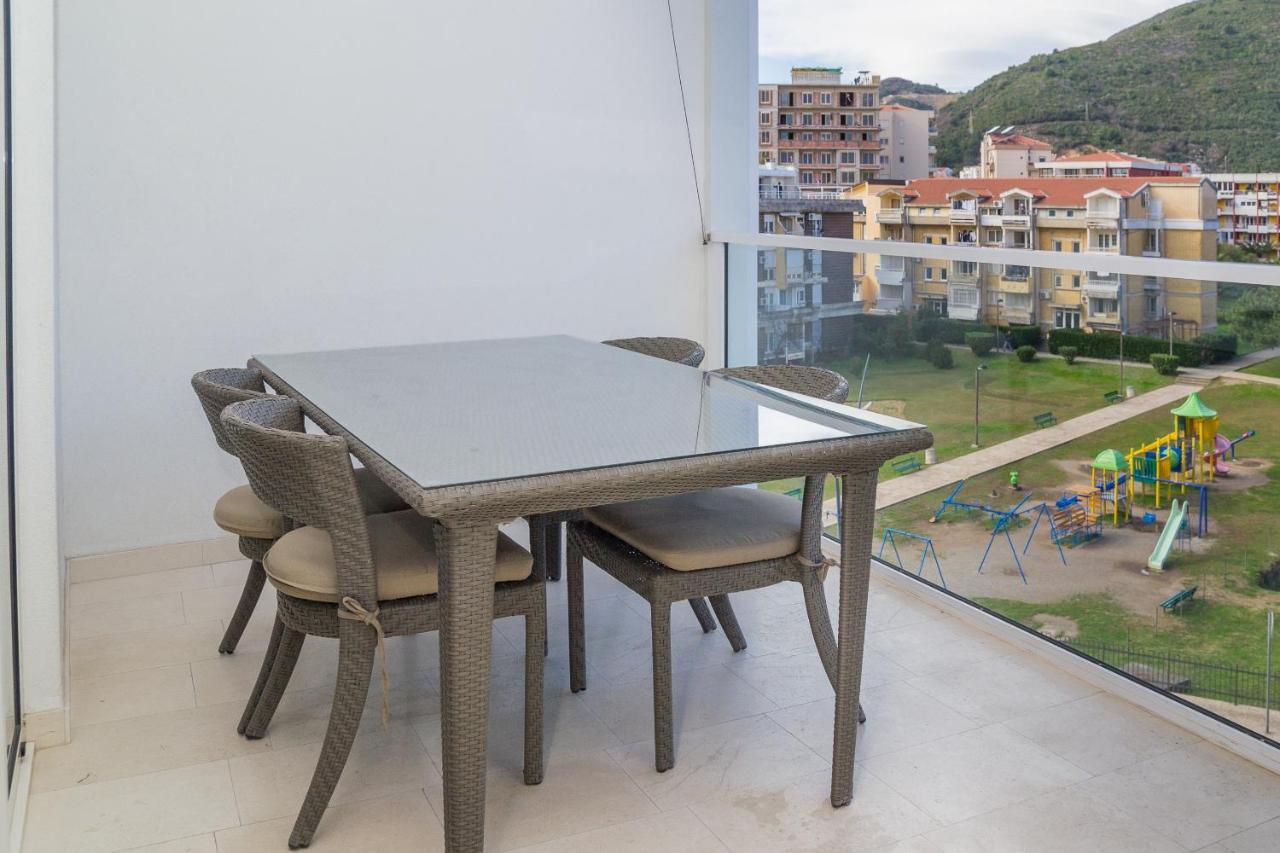 Apartments Menuet Budva Luaran gambar
