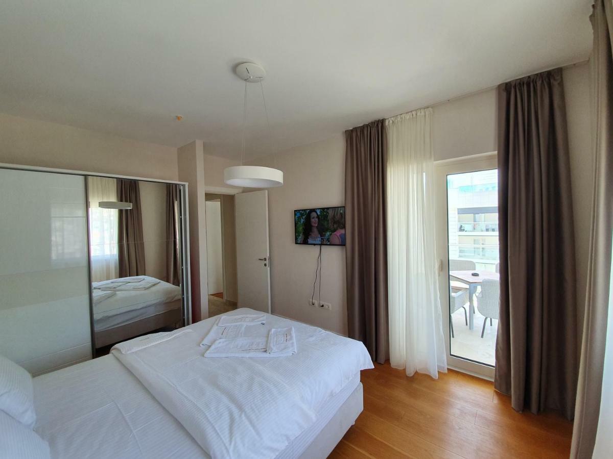 Apartments Menuet Budva Luaran gambar