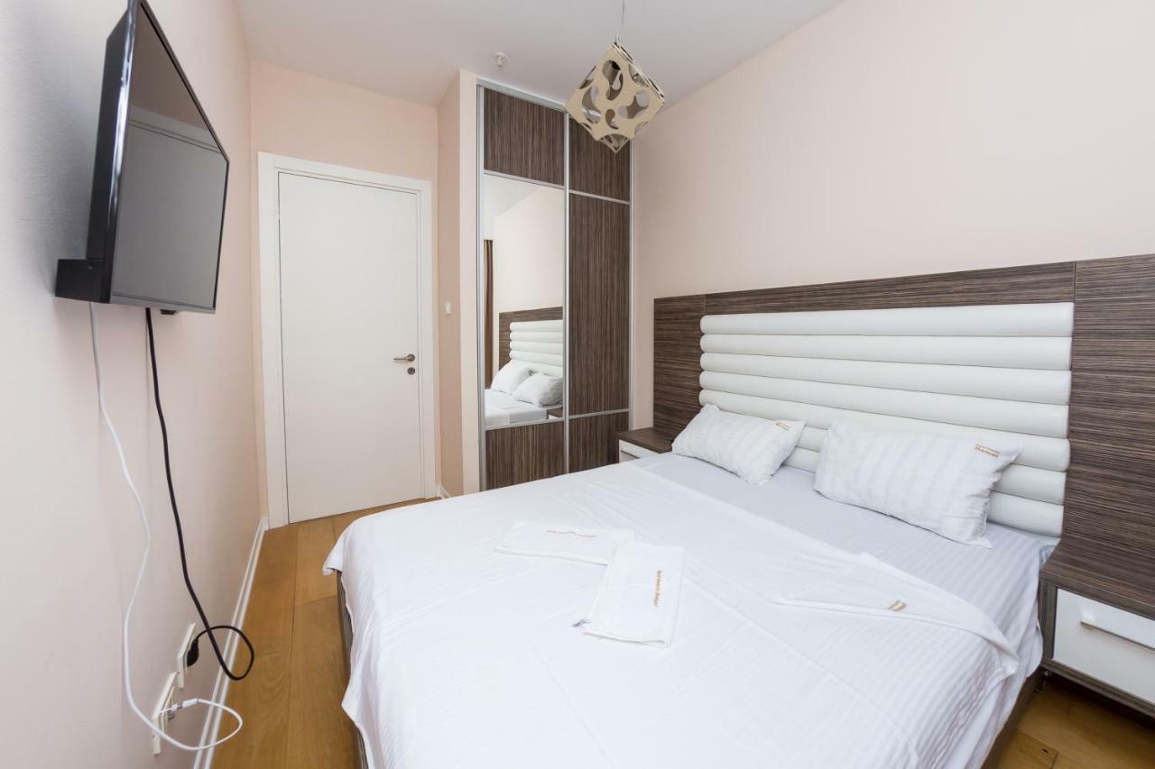 Apartments Menuet Budva Luaran gambar