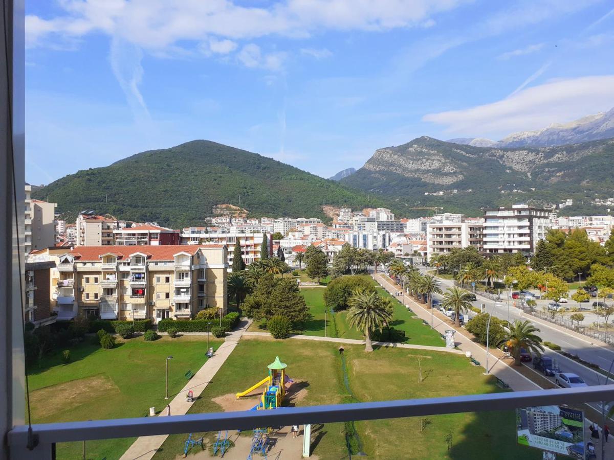 Apartments Menuet Budva Luaran gambar