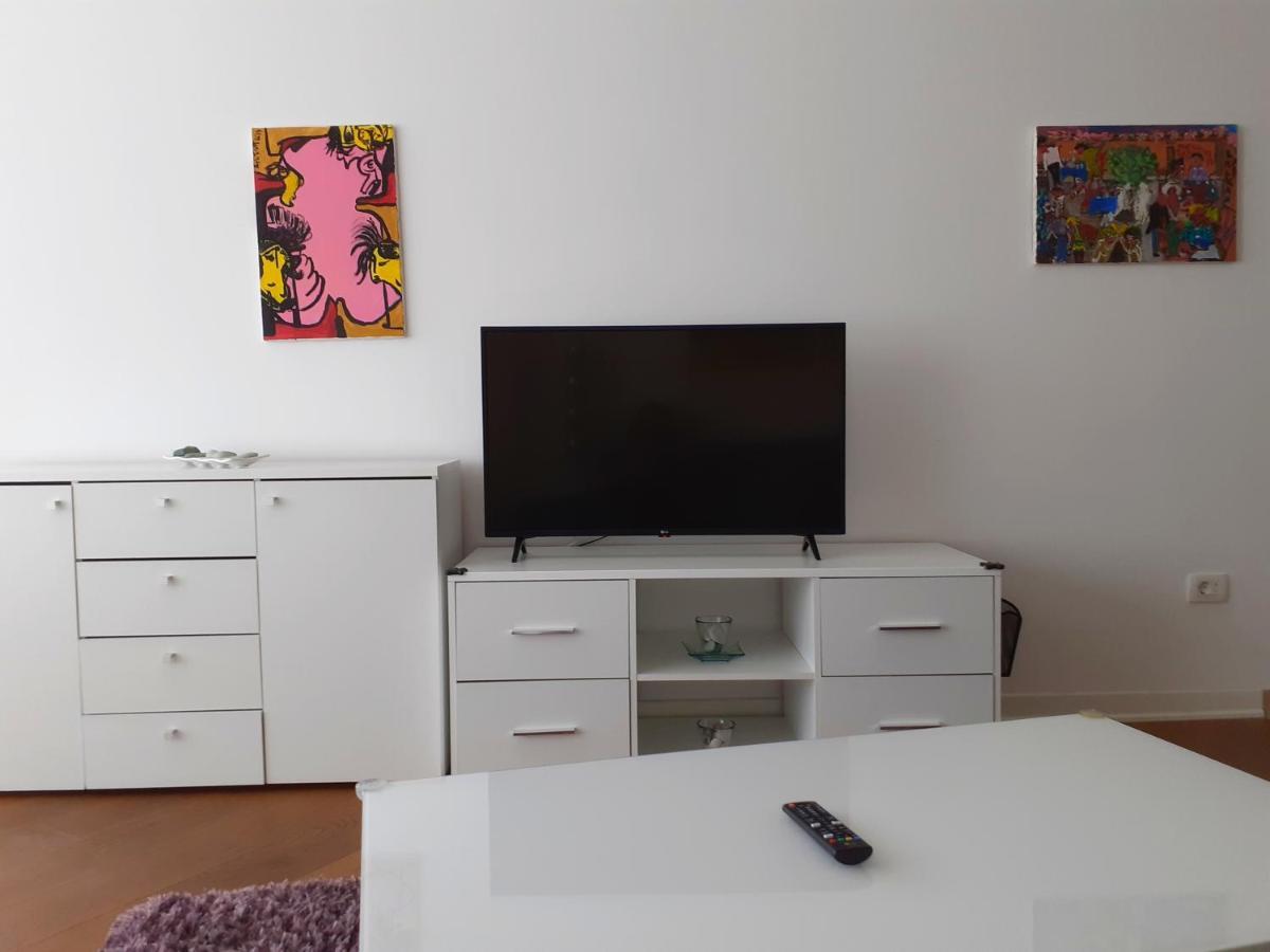 Apartments Menuet Budva Luaran gambar