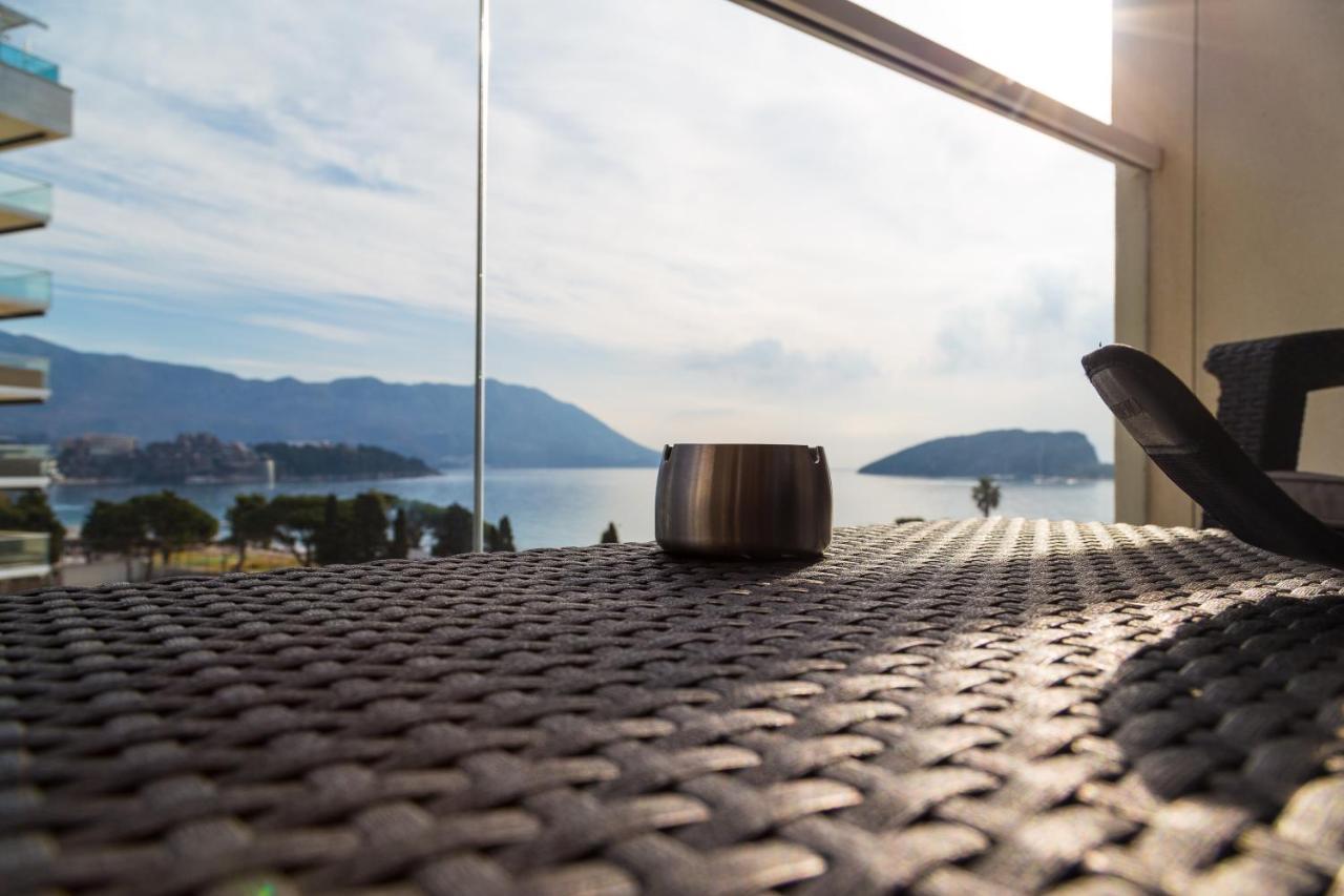 Apartments Menuet Budva Luaran gambar