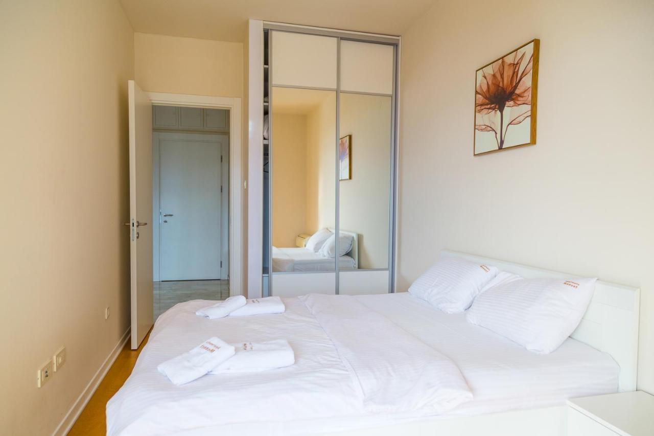Apartments Menuet Budva Luaran gambar