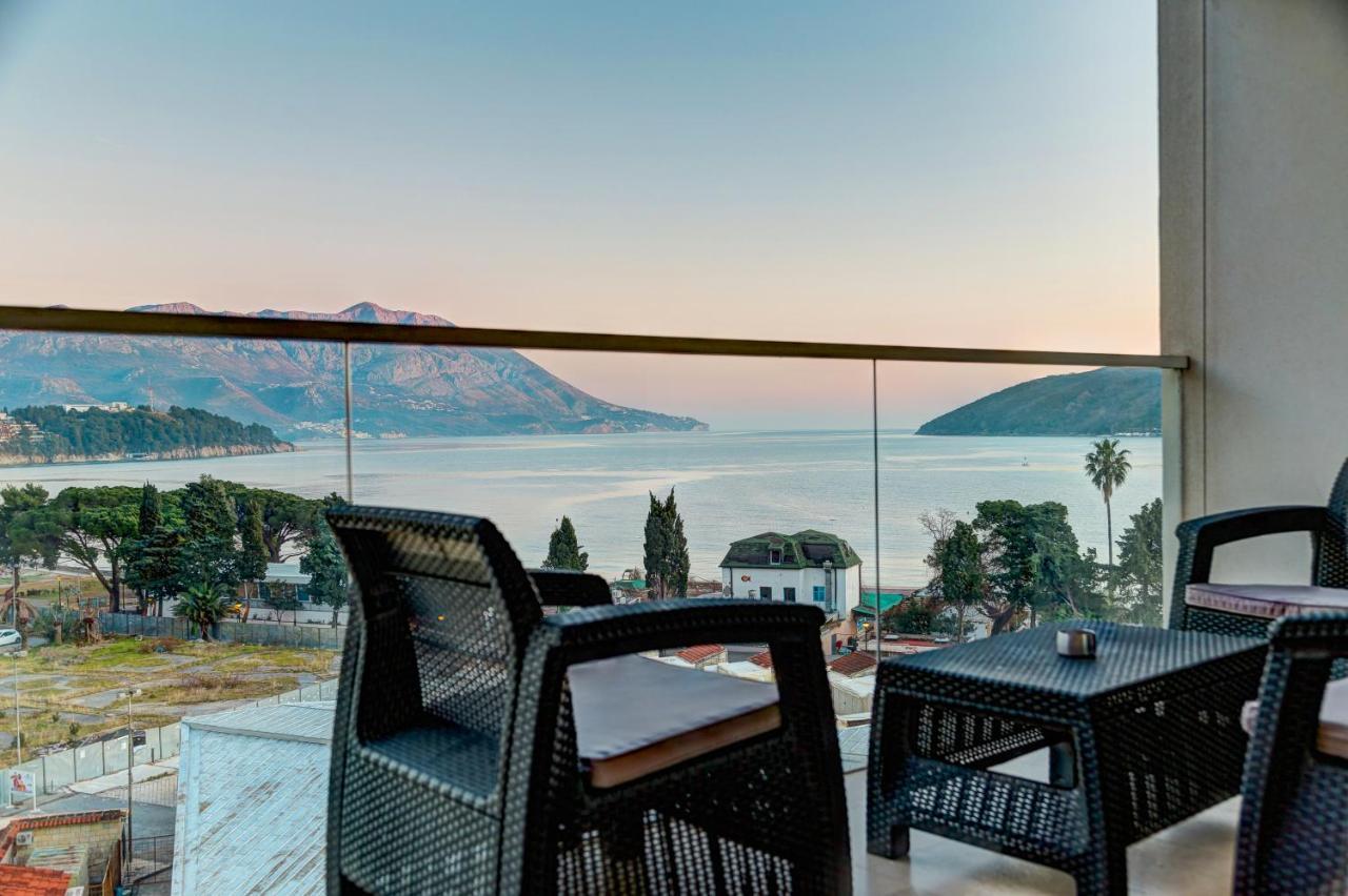 Apartments Menuet Budva Luaran gambar