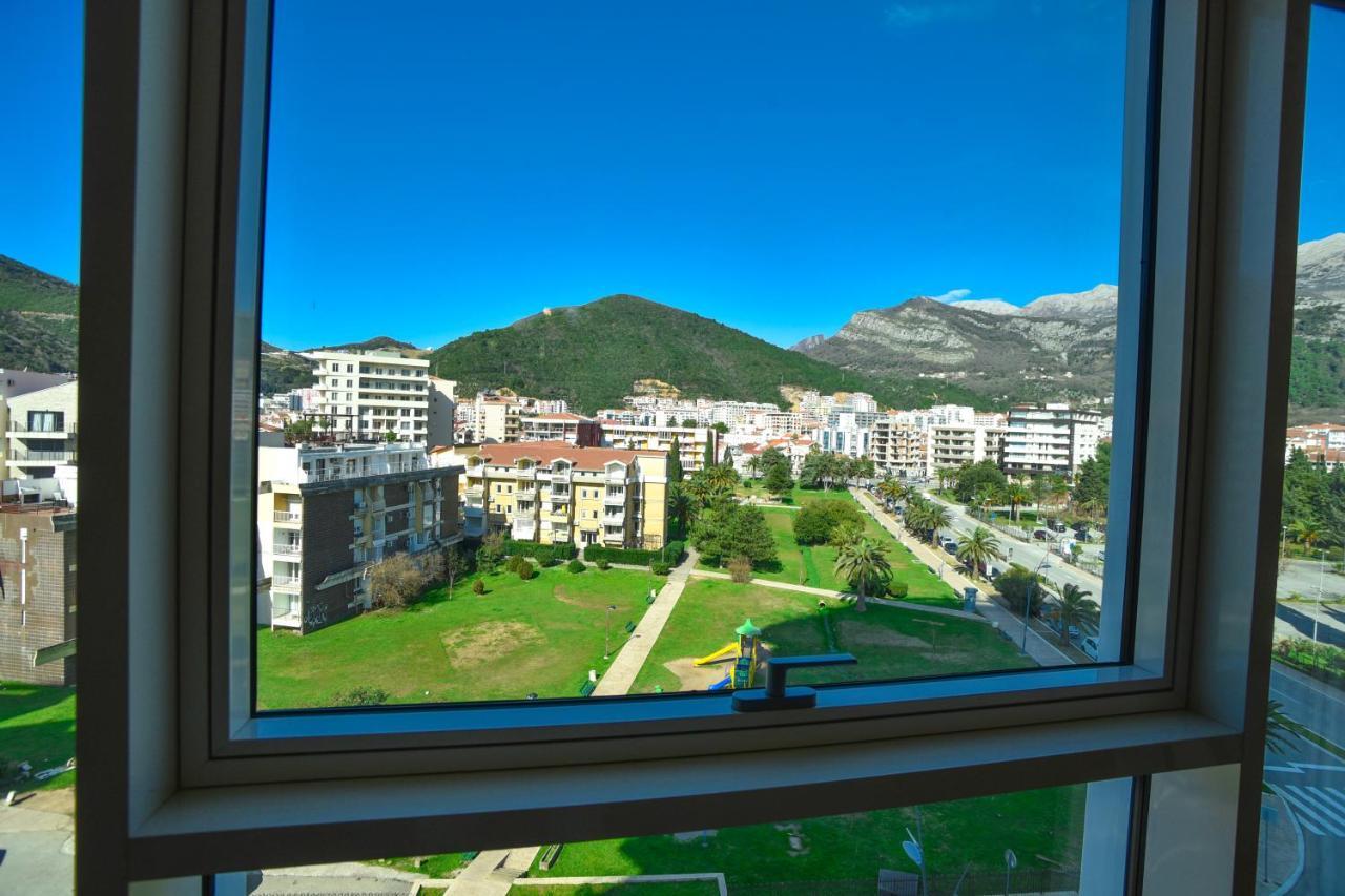 Apartments Menuet Budva Luaran gambar
