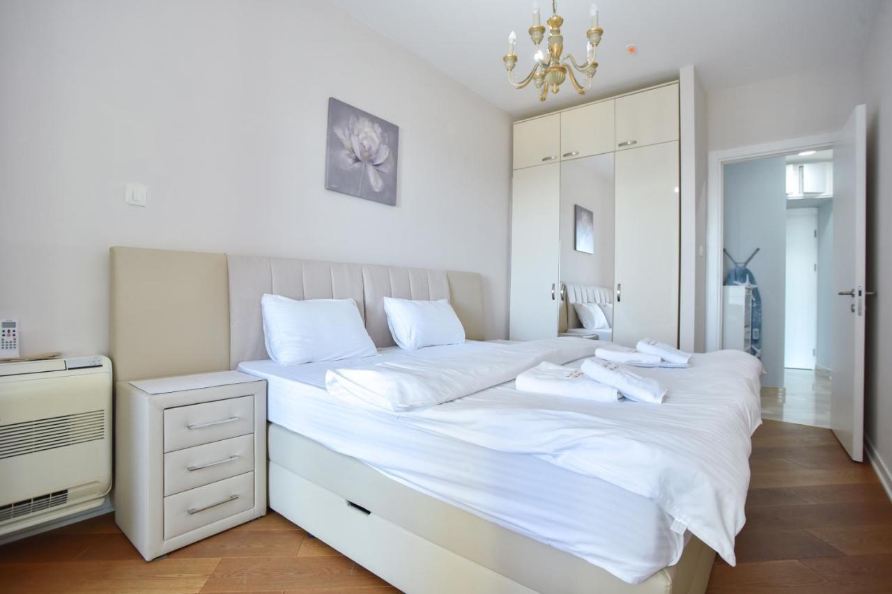 Apartments Menuet Budva Luaran gambar