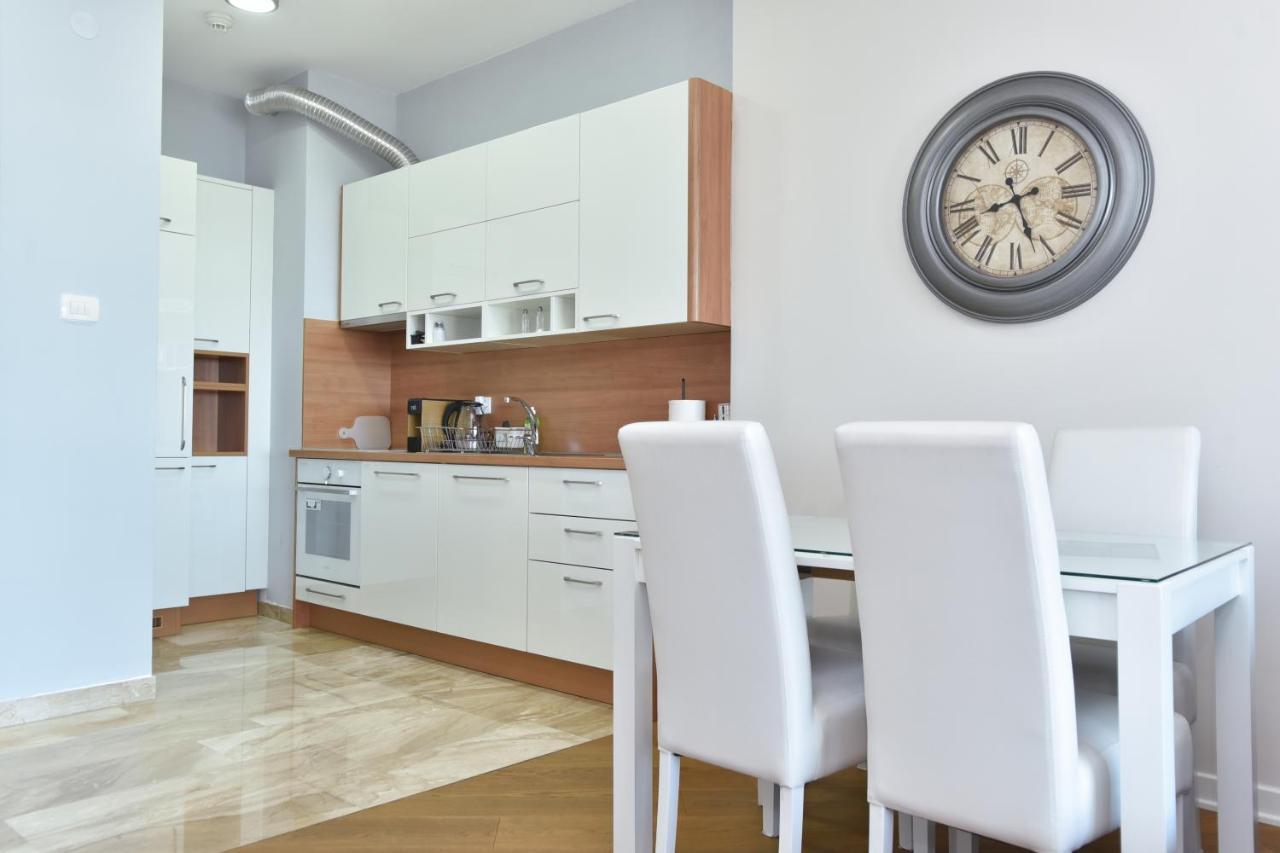 Apartments Menuet Budva Luaran gambar