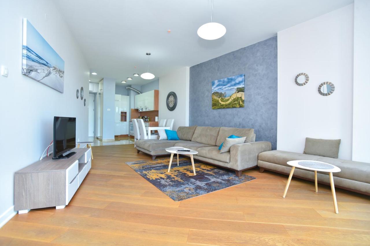 Apartments Menuet Budva Luaran gambar
